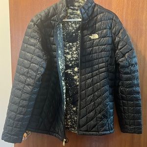 Black north face puffer jacket